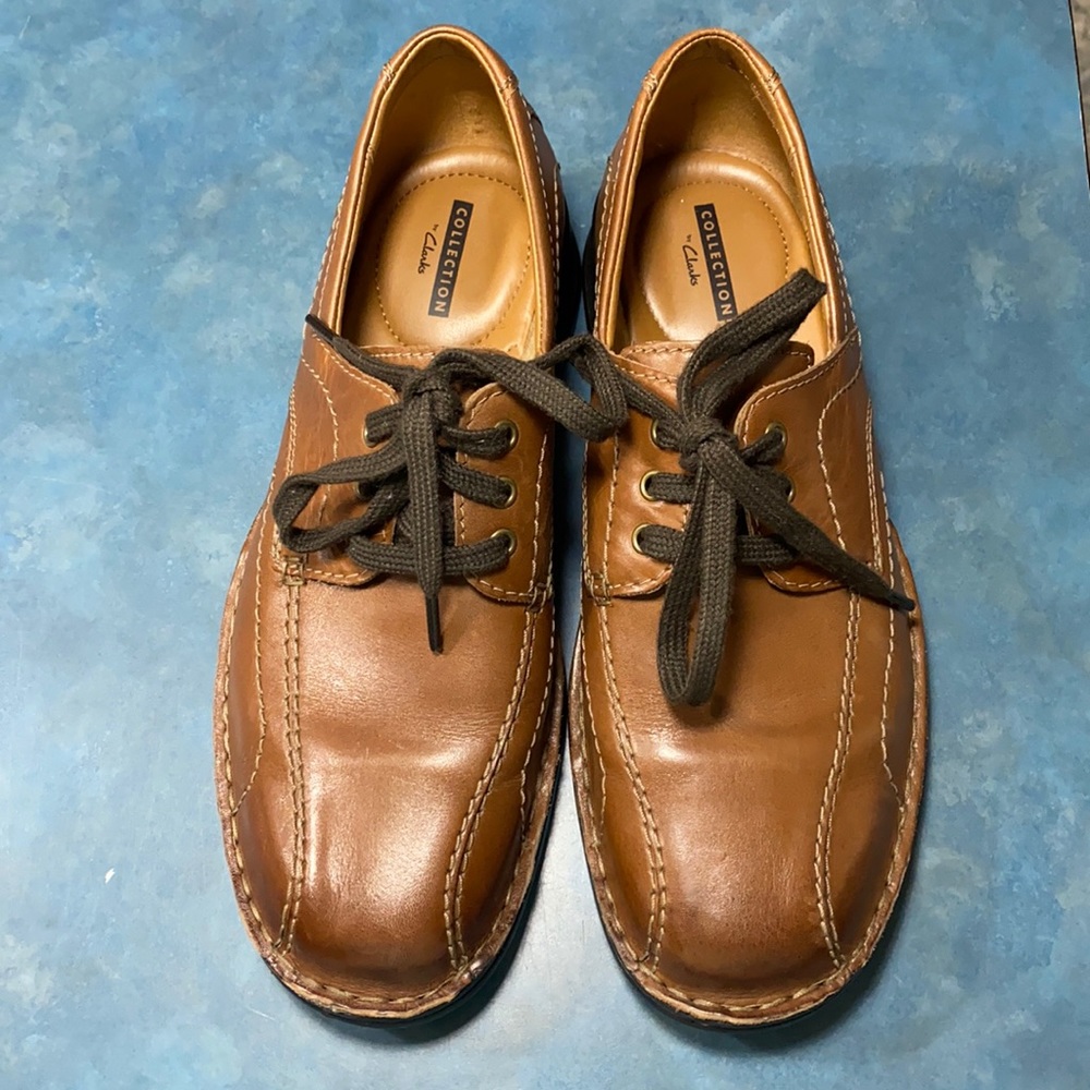 Clarks lace up